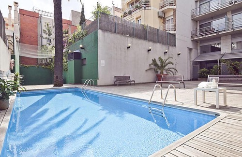 El Putget i Farro Apartment | Mid-term rentals in Barcelona with Swimming Pool