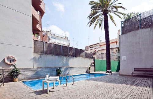 El Putget i Farro Apartment | Mid-term rentals in Barcelona with Swimming Pool