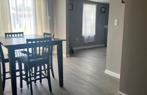 Brownsville House | Mid Town Brownsville 3 bed/ 2 bath