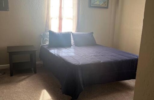 Brownsville House | Mid Town Brownsville 3 bed/ 2 bath