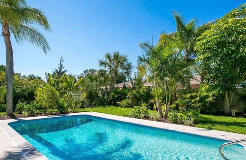 Golden Beach House | Midcentury Modern With Pool