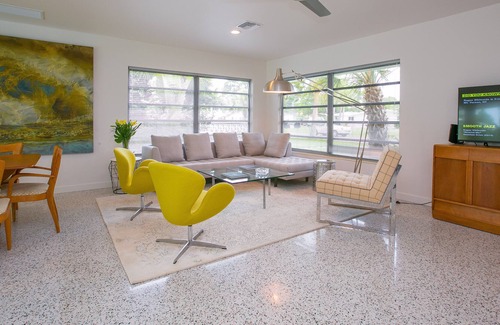 Golden Beach House | Midcentury Modern With Pool