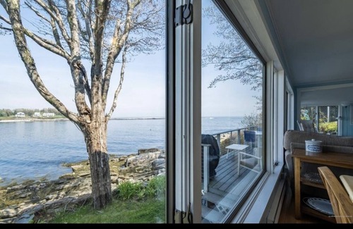 Chamberlain Cottage | Midcoast Oceanfront Cottage