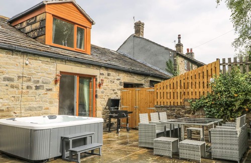Haworth House | MIDDLE BARN, family friendly, character holiday cottage in Haworth