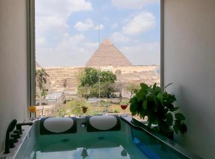 Giza Hotel | Middle East pyramid veiw &jacuzzi