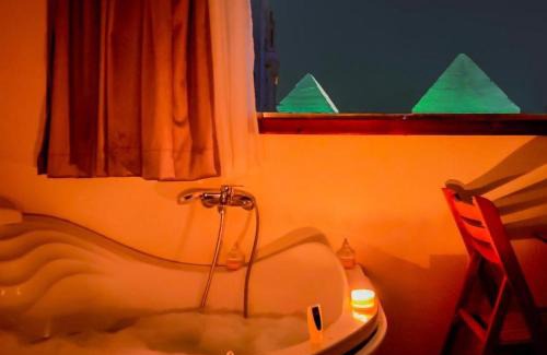 Giza Hotel | Middle East pyramid veiw &jacuzzi
