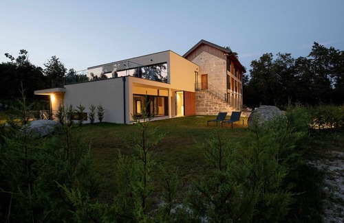 Fafe House | Middle Loft