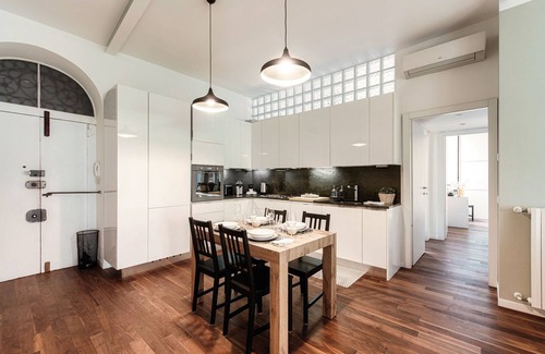 Como Apartment | Midnight Borgo