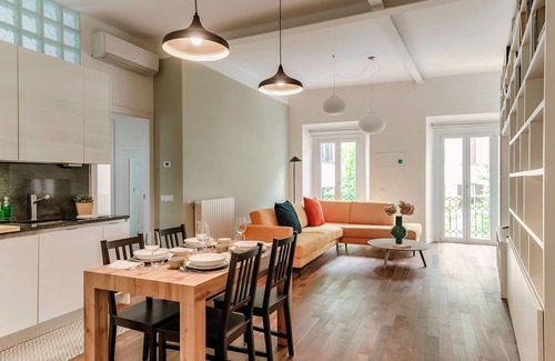 Como Apartment | Midnight Borgo