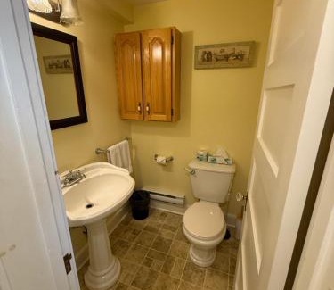 Waterford Valley Apartment | Midstream Manor Unit 2, 2 Bedroom Apartment
