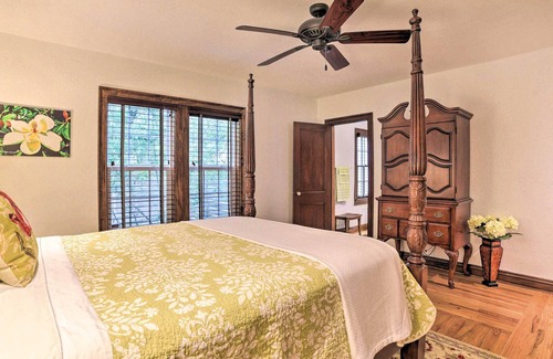Lakeview Cottage | 'Midtown Garden Cottage' w/ Backyard Garden!