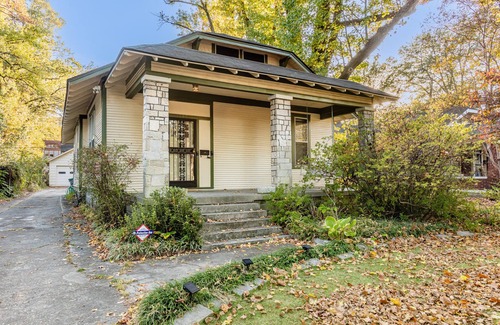 Vollintine-Evergreen House | Midtown KING SUITE centrally located with FREE parking