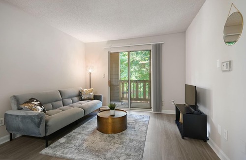 Atlantic Station Area Apartment | Midtown Modern Sleep Easy