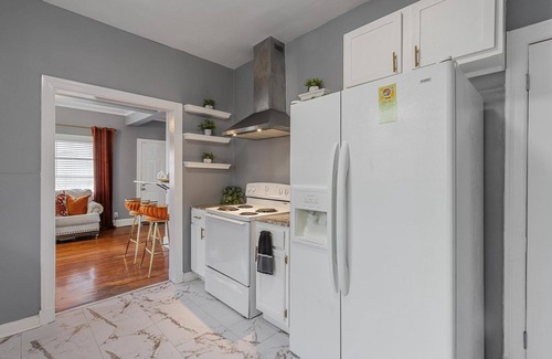 Vollintine-Evergreen House | Midtown Retreat - 4mi to Downtown/Large Private Deck