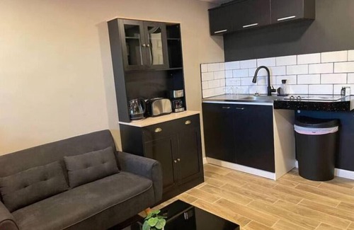 Encanto House | Midtown Studio Unit B Backyard