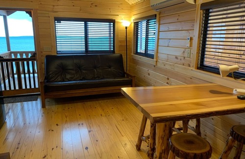 Mackinaw City Cabin | Mighty Mac Bridgeview Cabin 3
