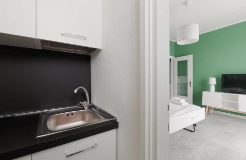 Dergano Apartment | Milano Dergano Balcony Apartment