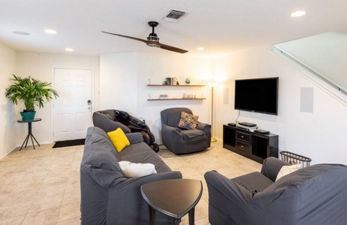 Universal City House | MilCity Properties | Universal City