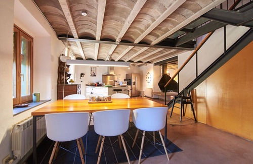 Castellet Cottage | Milk Wood; middleage,vineyards and forests, near seaside, Sitges and Barcelona