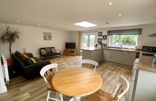 Newton St Loe Cottage | Mill Lane Cottage, a pretty cottage in beautiful countryside, 4 miles from Bath.
