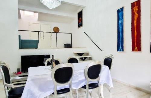 Santa Croce Apartment | Milla Apartment in art deco villa