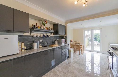 Riverside House | millennium stadium guest house