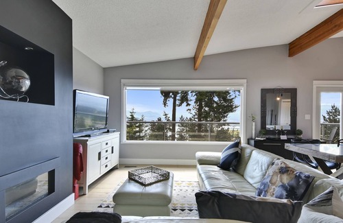 West Kelowna Estates House | Million Dollar View Close to Wineries, Golf, Beaches, Family friendly, Hot Tub