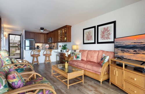 Kailua-Kona Condo | Million Dollar View from your large private lanai.