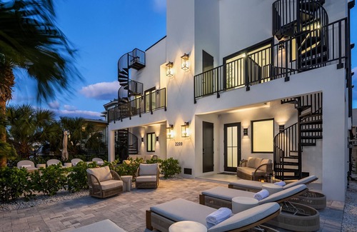 Indian Rocks Beach Villa | MILOS Beach House-NEW Luxe Haven Steps from BEACH -NEW ROOFTOP POOL 36 FT LONG