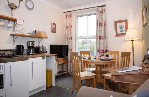 Askrigg Apartment | Milton House- Studio Apartment .Whitfield Suite
