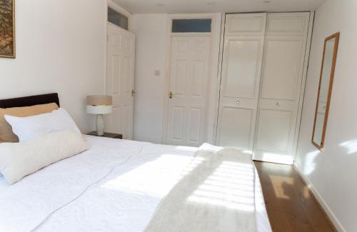 Milton Keynes House | Milton Keynes Retreat - 4 Bedroom Luxury House