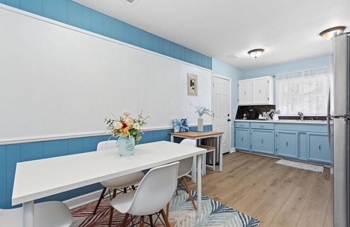 Huron House | Mimi's Cottage, nMinutes away from Sports Force Parks and Cedar Point