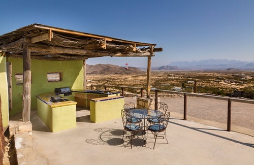 Study Butte-Terlingua Apartment | Mimi's Guestroom - Texas' best kept secret!