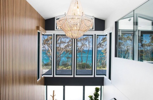 Hyams Beach House | Mimosa House - 250m to Chinamans Beach in Jervis Bay!