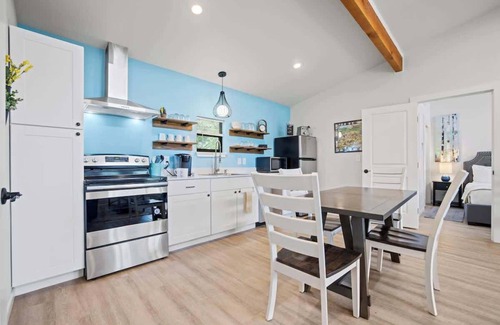 Fredericksburg Cottage | Mimosa Waterfront With Hot Tub