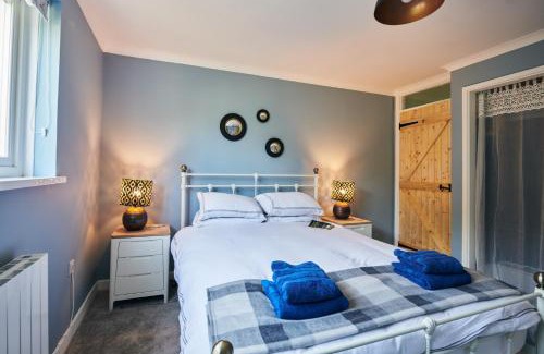 Laugharne House | Min Yr Afon