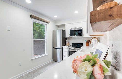 Blue Water Cottage | Mineral Cottage w/Fire Pit: Steps to Lake Anna!