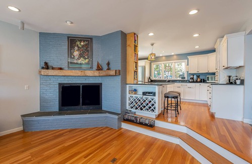 Harpswell House | Mingo Cove - Beautiful 6BR, 4BA home with panoramic views of Harpswell Sound