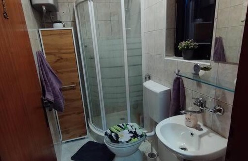 Podcetrtek House | Mini hiška v objemu vinograda