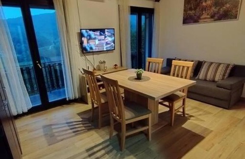 Podcetrtek House | Mini hiška v objemu vinograda