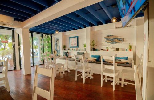Half Moon Bay Apartment | Mini Penthouse Beachfront - Bay View in West End