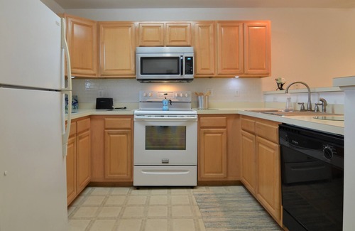 Rehoboth Beach Condo | MINI-WEEKS IN SWEET POOL COMMUNITY CONDO, 1203 The Palms, Rehoboth Beach, DE