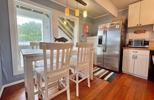 Dewey Beach Apartment | MINI-WEEKS! SWEET BEACH COTTAGE STEPS TO SAND-DEWEY BEACH-22 McKinley, Unit A