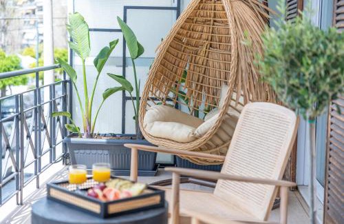 Pasalimani Apartment | Minimal Retreat w/Watercoloured Sunset View