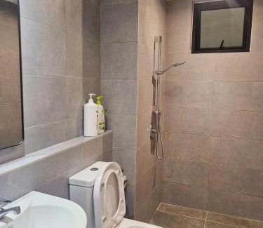 Melayu Apartment | Minimalist Dual-Key Stay 4BR at Farlim Penang by BNB4U