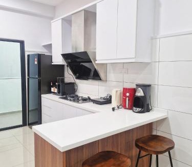 Melayu Apartment | Minimalist Dual-Key Stay 4BR at Farlim Penang by BNB4U