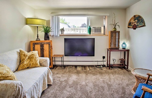Columbia Heights Apartment | Minneapolis Apt by Bus Stop - 15 Min to Downtown!
