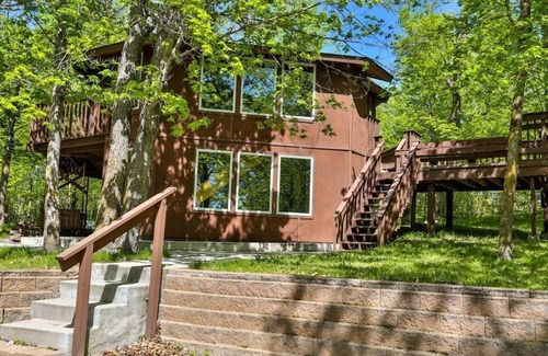 Puposky Cabin | Minnesota Octagon Treehouse - Private Jacuzzi & Forest Views