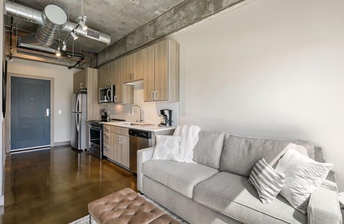 Warehouse District Apartment | MINNeSTAY* Sable 308 North Loop