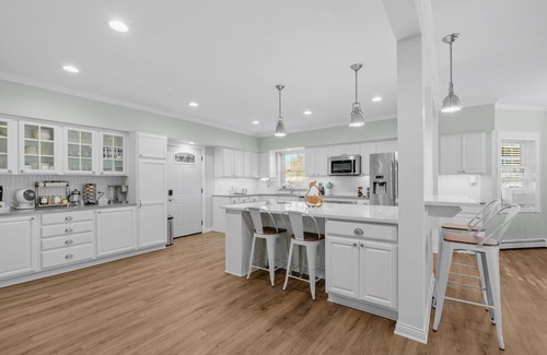 Hugo House | MINNeSTAY* The Orchard